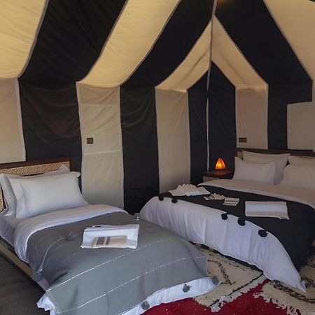 Top Desert Luxury Camp เมอร์ซูกา ภายนอก รูปภาพ